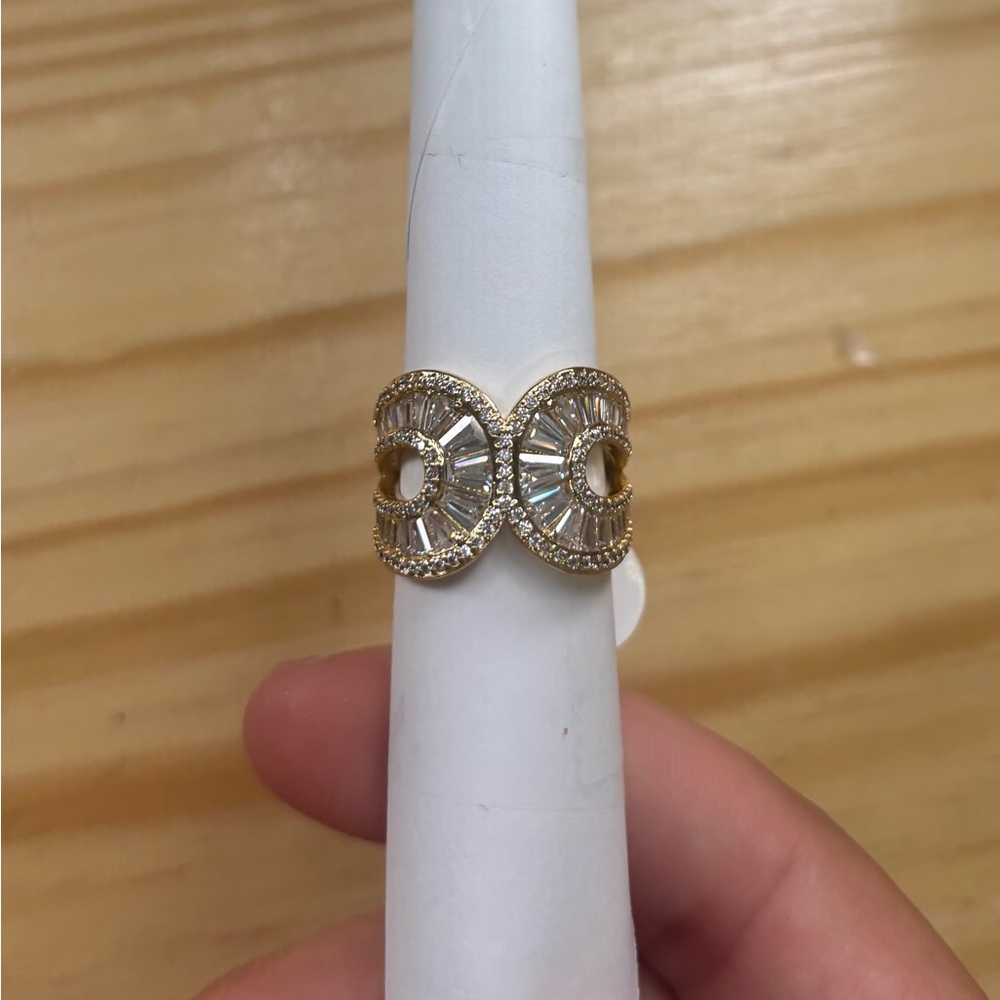 BP April ring - size 5 - Unique In the Details